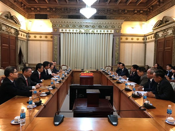 胡志明市与中国广东省加强友好合作关系