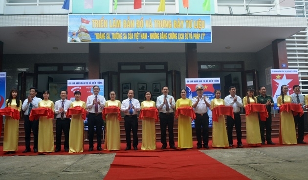 有关黄沙和长沙地图资料展在隆安省举行