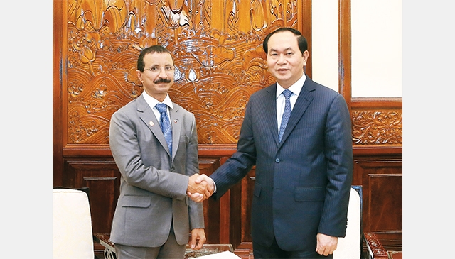 国家主席陈大光会见阿拉伯联合酋长迪拜世界港口公司总裁