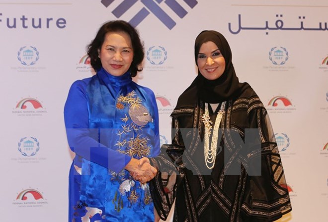 越南国会主席阮氏金银会见阿联酋联邦国民议会议长阿迈勒•古拜希