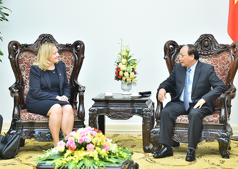 政府总理阮春福会见爱尔兰驻越南大使