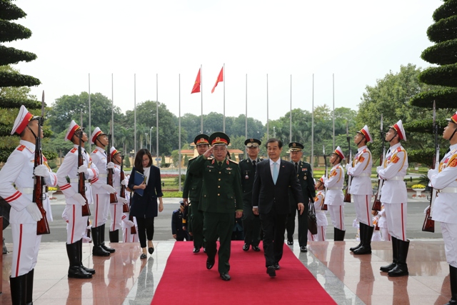 越南和韩国第五次防务政策对话会在河内市开幕