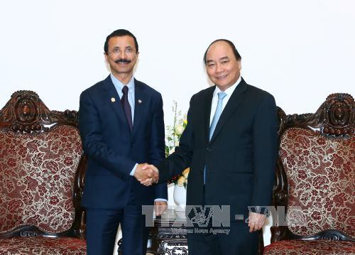 越南政府总理阮春福会见阿拉伯联合酋长国迪拜世界港口公司总裁