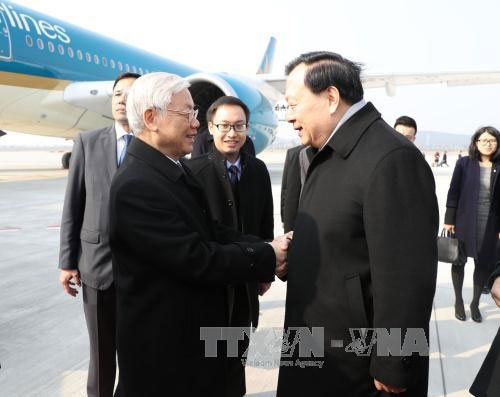 阮富仲总书记离开北京前往中国浙江省