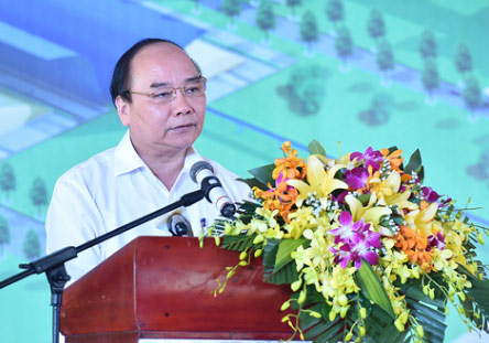 阮春福总理下达平福省大型水泥生产厂开工令