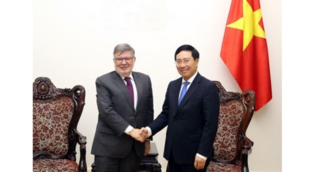 越南希望进一步深化越法战略伙伴关系