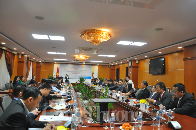 越南工贸部部长陈俊英会见缅甸商务部部长Than Myint