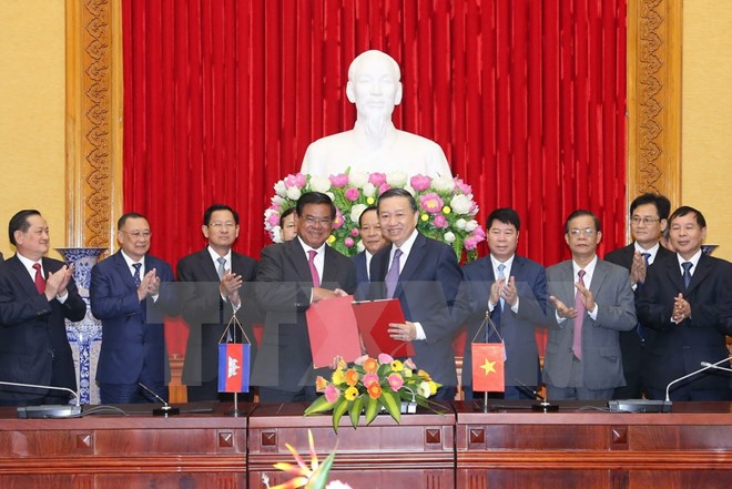 越南公安部和柬埔寨内务部加强合作