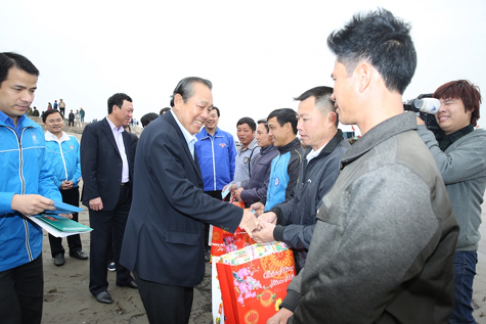 胡志明共青团中央委员会在南定省发起植树节活动