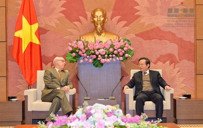 越南与美国分享公共和环境政策审批经验