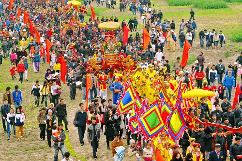 越南河内市巴维县伞圆山圣庙会开庙
