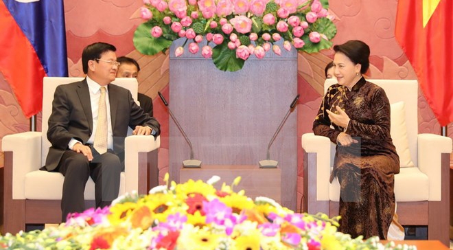 国会主席阮氏金银会见老挝总理通伦•西苏里