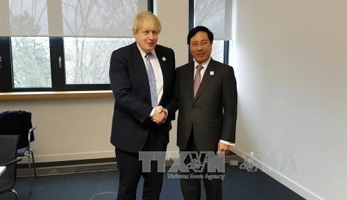 政府副总理兼外交部长范平明会见英国、美国和巴西外长