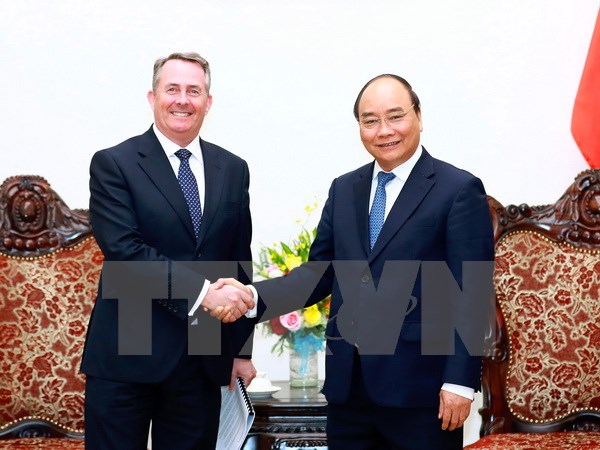 越南希望英国政府继续协助越南培养高素质人才