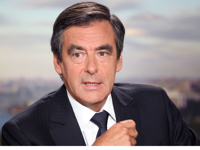 法国总统候选人菲永因“空饷门”事件道歉