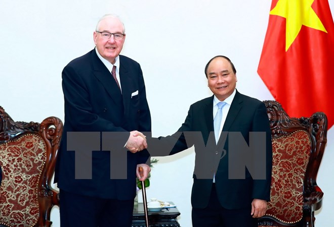 政府总理阮春福会见英国怡和集团主席亨利•凯瑟克爵士