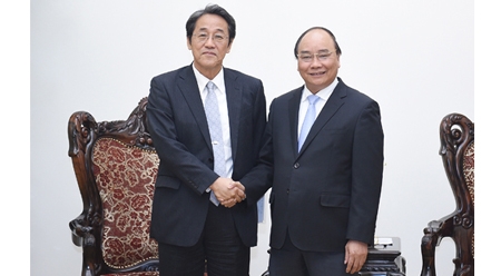 政府总理阮春福会见日本驻越南大使梅田邦夫