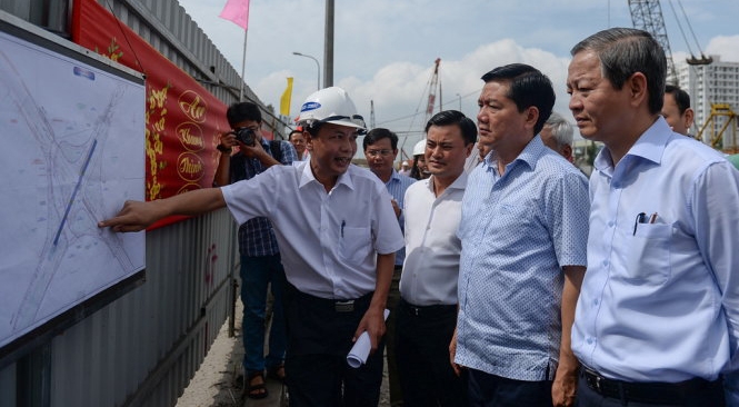 胡志明市加快推进两个重点交通项目的施工进度