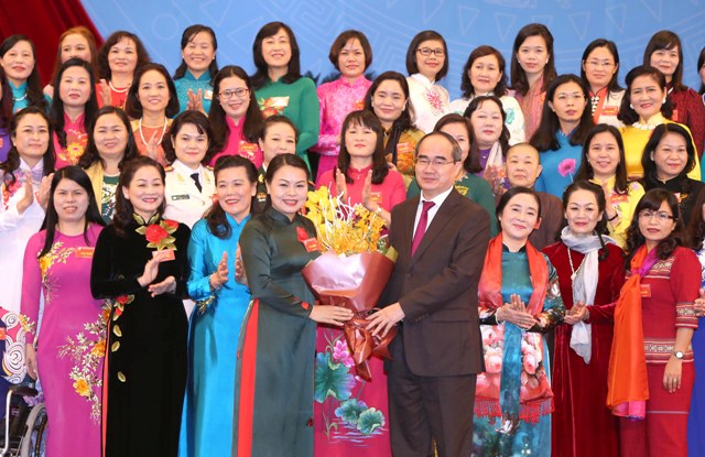 越南第12次全国妇女代表大会落幕 阮氏秋霞再次当选越南妇联主席