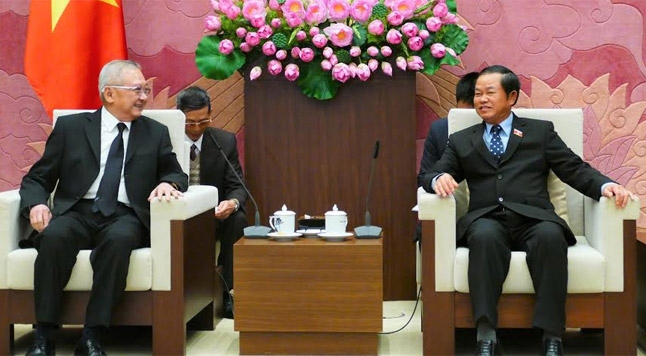国会副主席杜伯巳会见泰越友好议员小组代表团