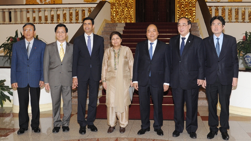 政府总理阮春福会见各位联合国副秘书长