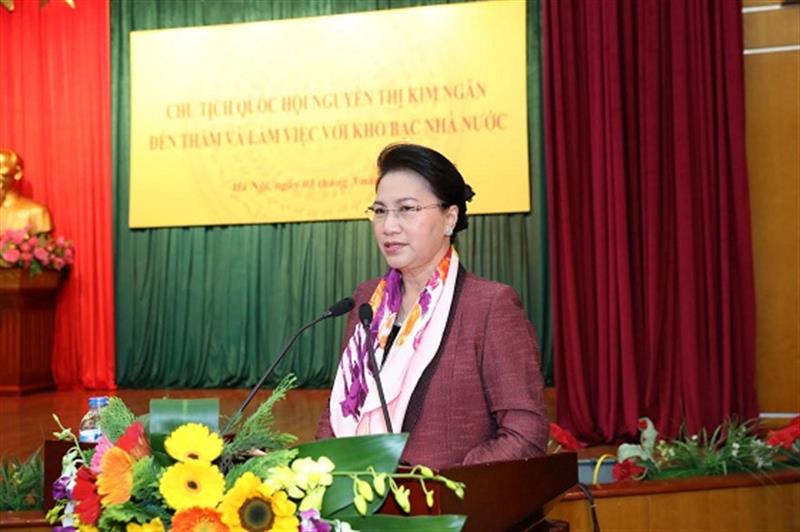 国会主席阮氏金银与国家银库举行工作会议