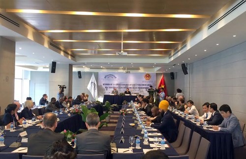 法语国家议会大会议会事务委员会会议在胡志明市召开