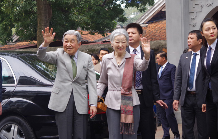 日本天皇及皇后参观文庙国子监