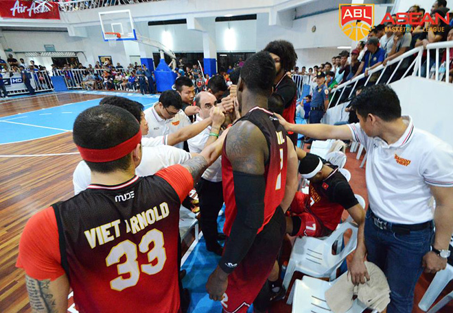 ABL 2017：西贡火热队逆转战胜新加坡Slingers队