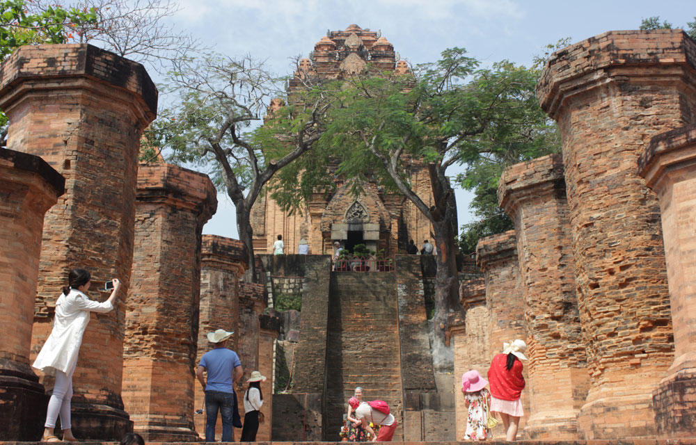 在芽庄婆那加塔欣赏占族文化之美