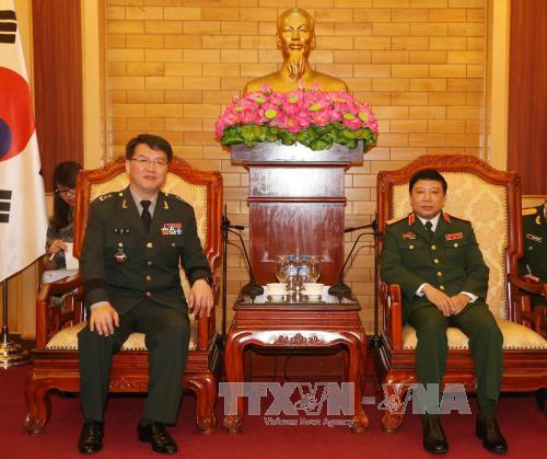 韩国国防安全司令部代表团访问越南