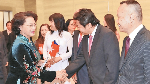 越南国会主席阮氏金银圆满结束对捷克的正式访问