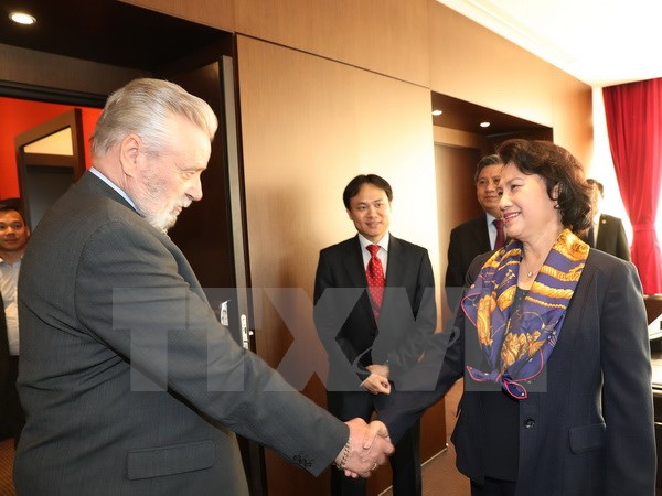 国会主席阮氏金银会见匈越友好协会主席