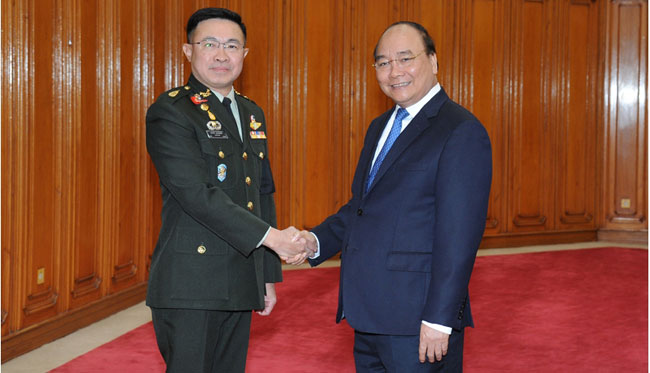 越南政府总理阮春福会见泰国皇家军队总司令