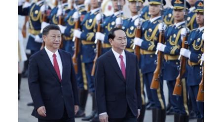 中共中央总书记、中国国家主席习近平主持隆重仪式 欢迎越南国家主席陈大光和夫人访华