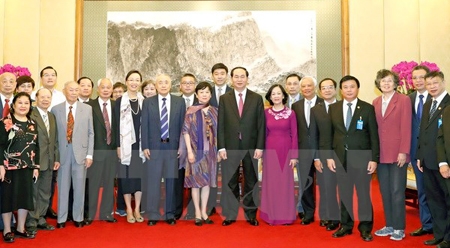 国家主席陈大光会见中国友好人士代表