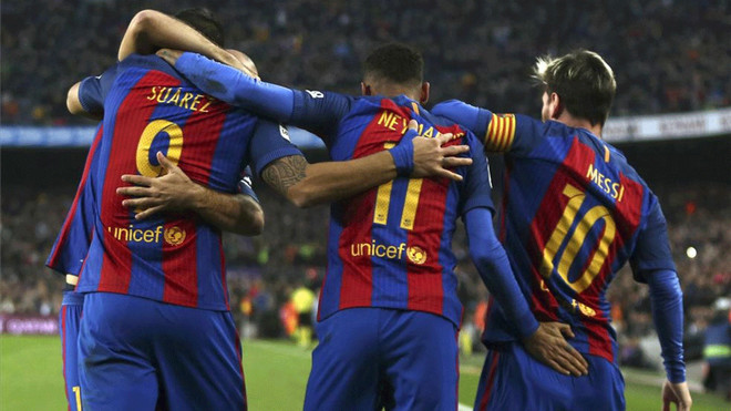 西甲综合：巴萨大破“潜水艇”　皇马完胜格拉纳达