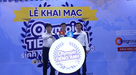 首届全国大学生英语奥林匹克竞赛在河内开幕