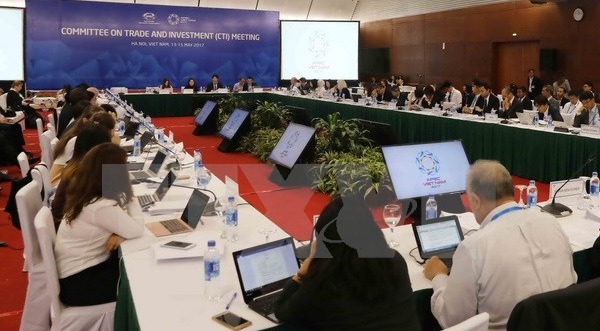 2017年APEC会议：数字纪元中人力资源开发的高级别政策对话在河内举行