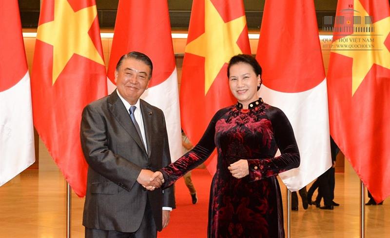 国会主席阮氏金银与日本国会众议院议长大岛理森举行会谈