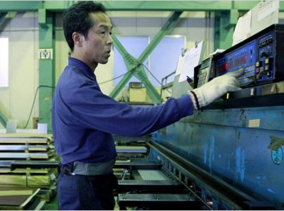日本员工实际工资6年来首次实现正增长