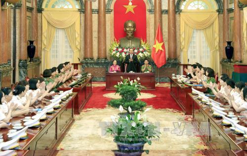 陈大光主席会见2016年女性公安先进典型代表