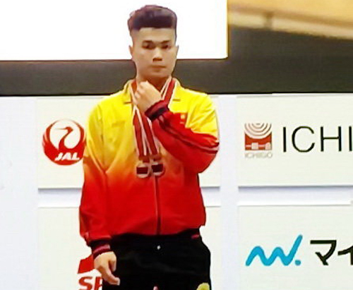 2017年世界青年举重锦标赛：越南队获1金2银