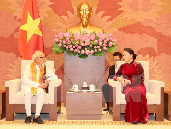 国会主席阮氏金银会见印度友人