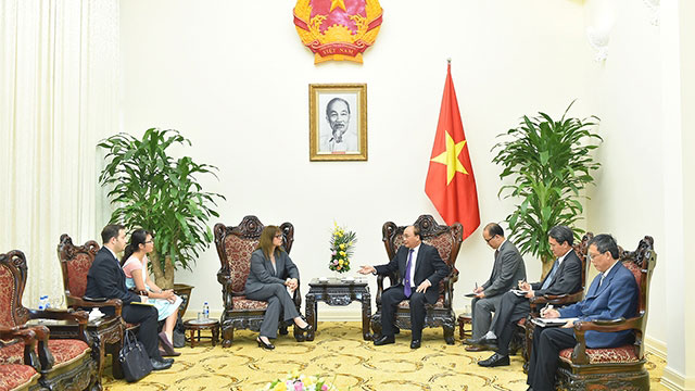 越南政府总理阮春福会见以色列驻越南大使