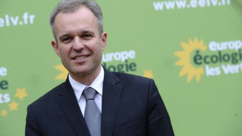 法国国民议会选举德·鲁吉为新议长