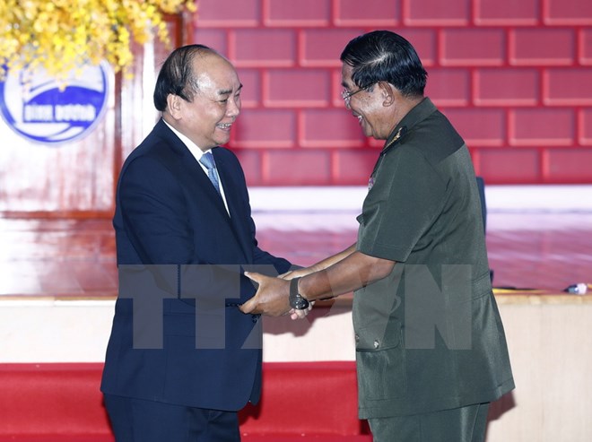 洪森首相盛赞柬越两国人民的团结和友谊