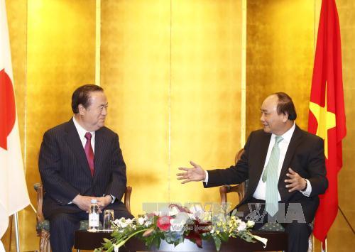 阮春福总理会见日本茨城县知事桥本昌