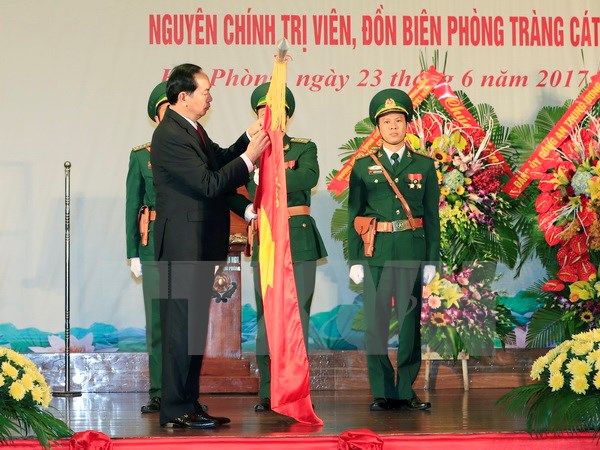 海防市边防部队荣获人民武装力量英雄称号