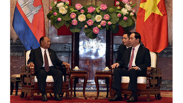 越南国家主席陈大光、政府总理阮春福会见埔寨国会主席韩桑林